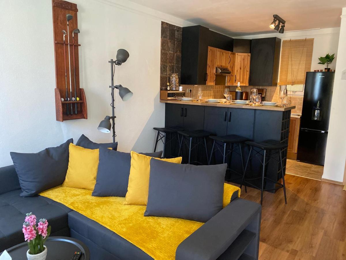 Bad-Buek Golf & Wellnes Apartman Villapark Bagian luar foto